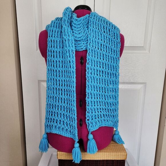 New Handmade Crochet Scarf Loose Waffle Stitch Tassels Light Blue Acrylic 90x8 - Picture 2 of 9